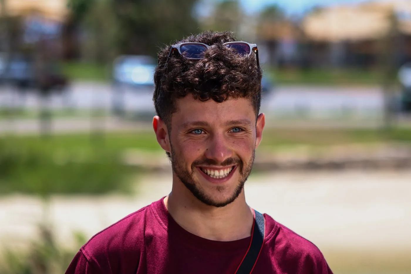 אנוש, הצלם, מחייך